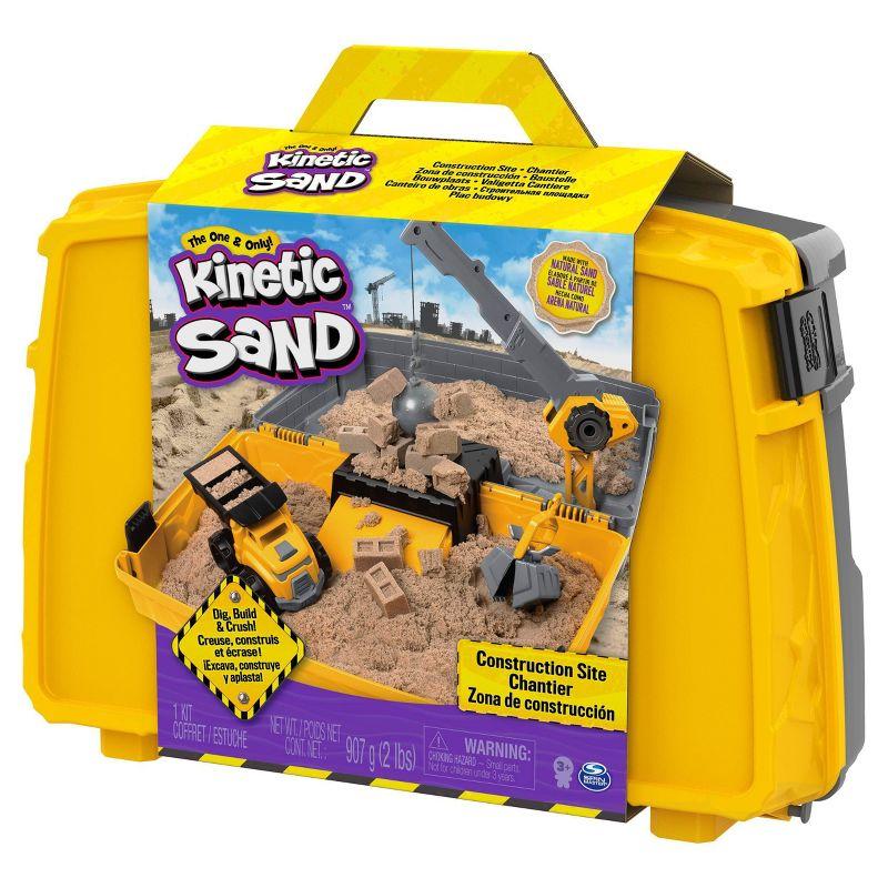 Kinetic Sand, Construction Site Folding Sandbox Playset with Vehicle and 2lbs Kinetic Sand, for Kids Aged 3 and up