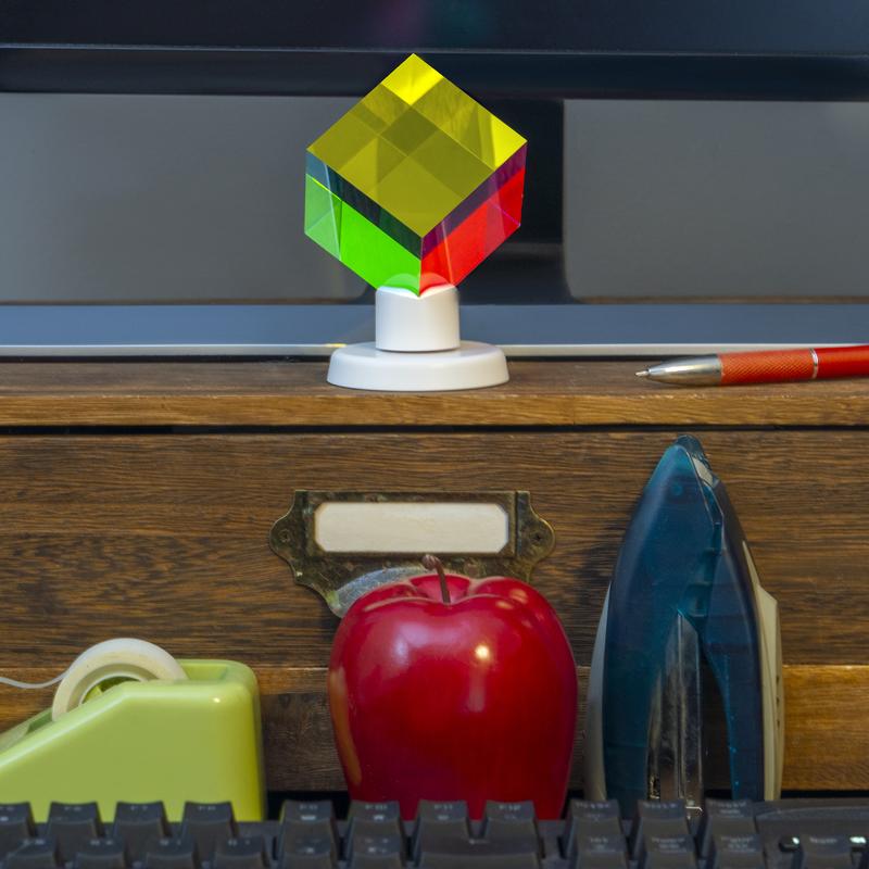 Color Mixing Cube with Display Stand – 2 Inch Cyan, Yellow, & Magenta Acrylic Prism Optical Physics Desk Decor – Satisfying Silent Fidget Toy