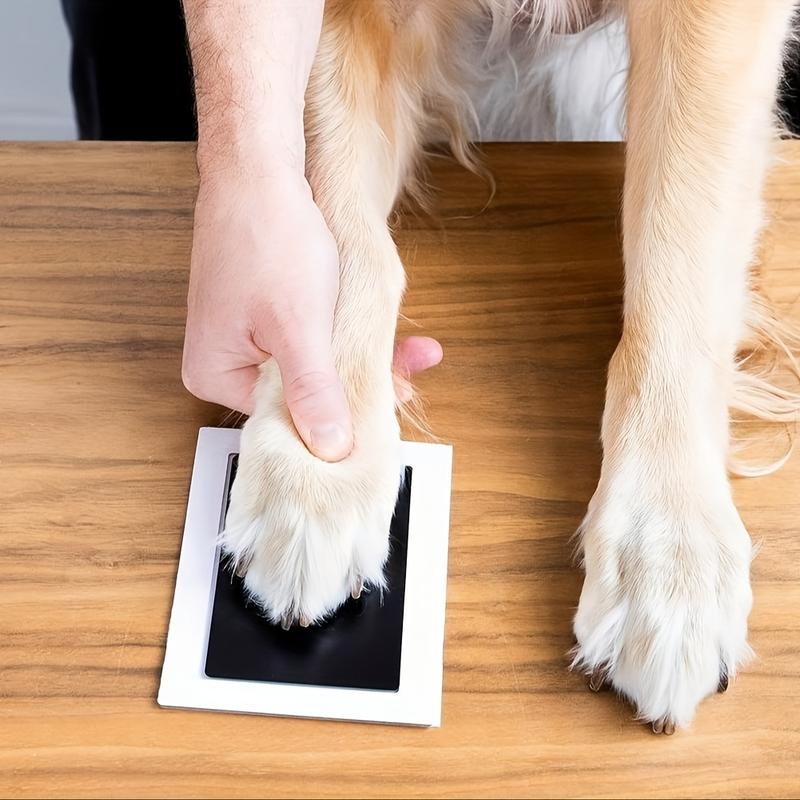 Pearhead Paw Print Clean Touch Ink Pad Kit for Dogs and Cats, Pet Owner Keepsake, DIY Inkless Paw and Nose Print Impression Set