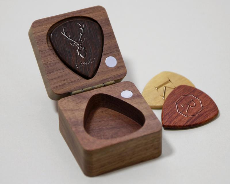 Custom Wooden Guitar Picks Box,Personalized Guitar Pick Holder Storage,Wood Guitar Plectrum Organizer Case,Music Gift for Guitarist Musician