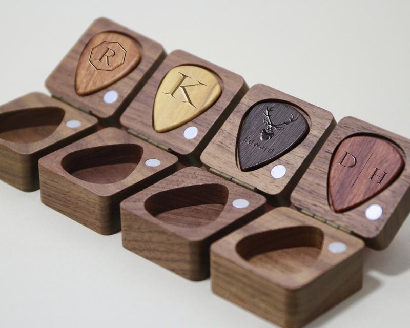 Custom Wooden Guitar Picks Box,Personalized Guitar Pick Holder Storage,Wood Guitar Plectrum Organizer Case,Music Gift for Guitarist Musician