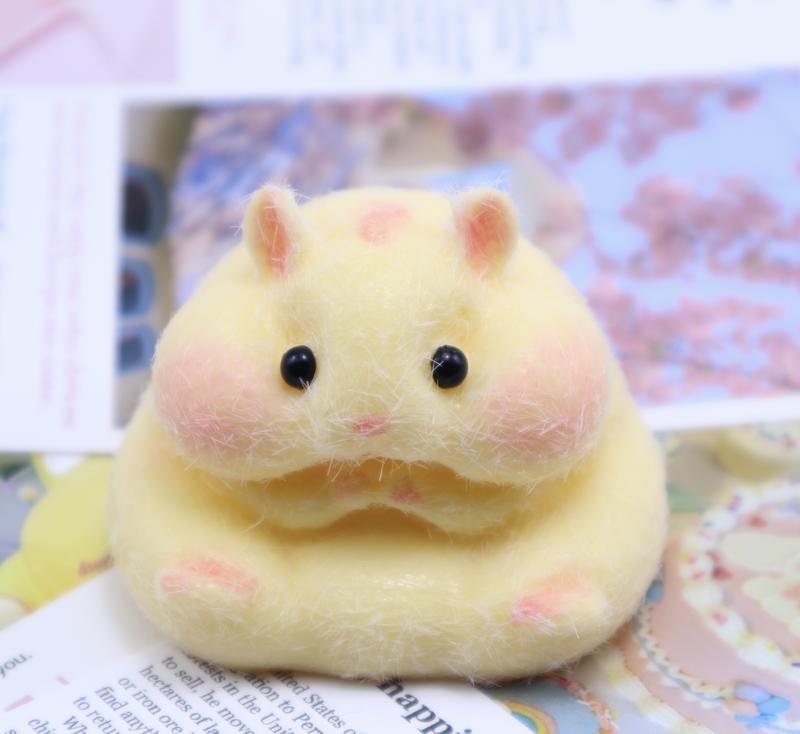 High quality, food grade silicone adorable hamster squishy toy – soft stress relief and cute gift for all ages