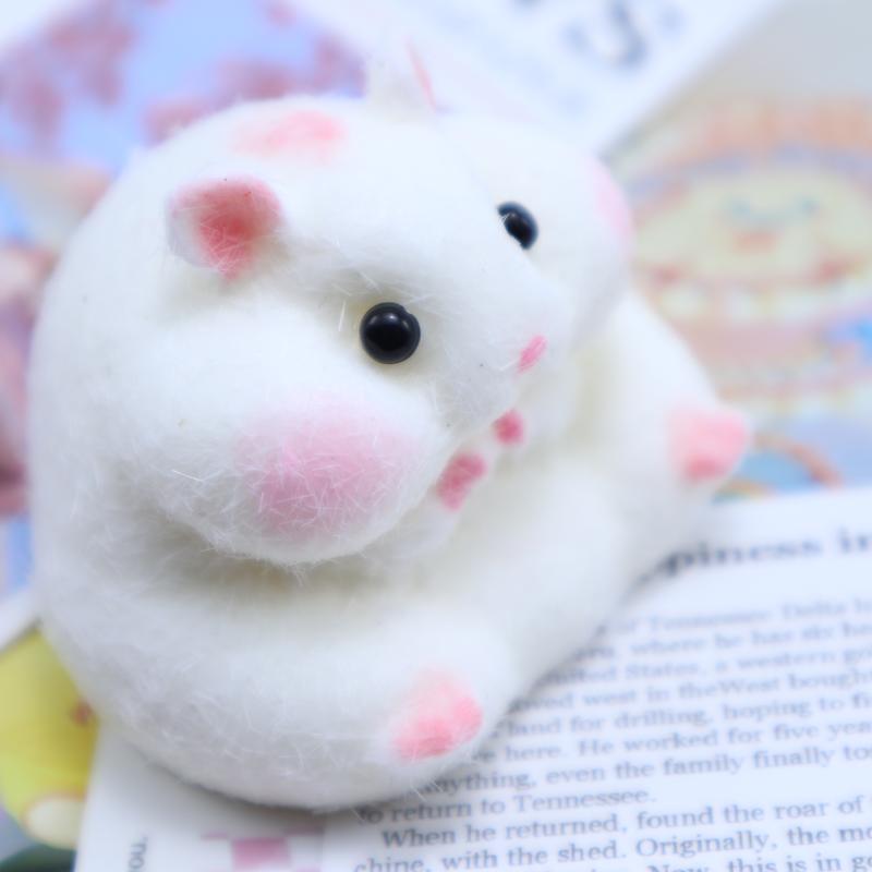 High quality, food grade silicone adorable hamster squishy toy – soft stress relief and cute gift for all ages