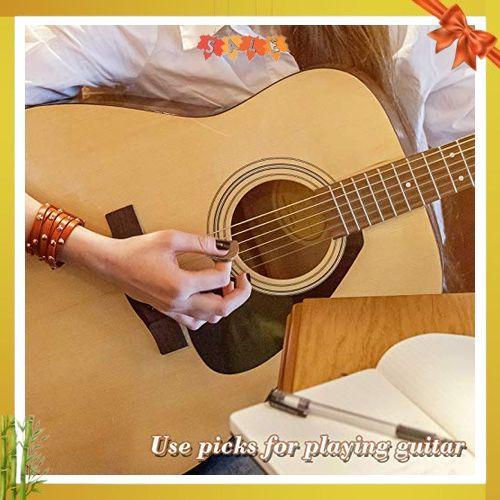 Boao Guitar Pick Box Holder with 3 Pcs Wooden Guitar Picks, Wooden Collector Engraved Guitar Pick Box Classical Triangle Guitar Picks for Present Music Instrument Guitar Bass(Classic)