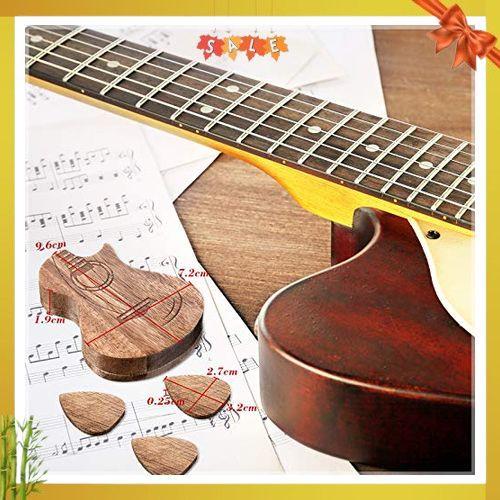 Boao Guitar Pick Box Holder with 3 Pcs Wooden Guitar Picks, Wooden Collector Engraved Guitar Pick Box Classical Triangle Guitar Picks for Present Music Instrument Guitar Bass(Classic)