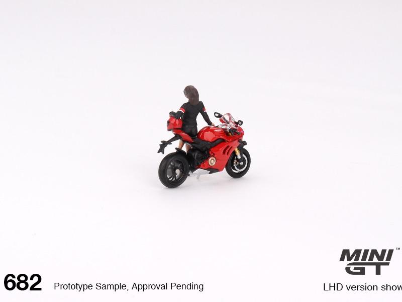 Mini GT 1:64 Ducati Panigale V4 S w  Ducati Girl #682