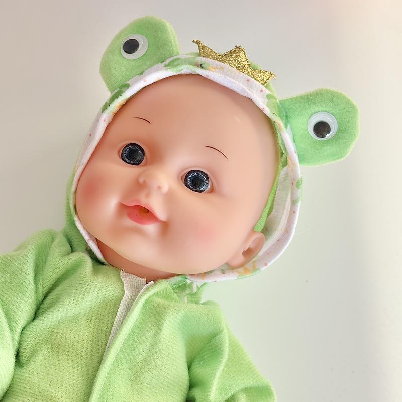 14 inch active eyed blonde water and urine doll with 10 sound ，baby doll with christmas 2024 ornament accessories，baby doll accessories for toddlers 1-5 (sheep plate+knife+fork+spoon+pacifier+bottle+tissue box+large toilet)