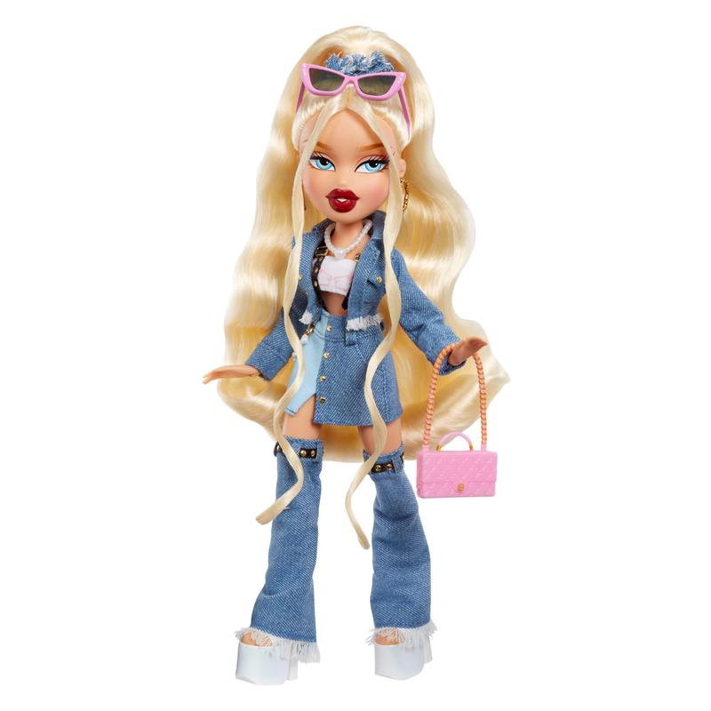 Bratz Alwayz Cloe Fashion Doll with 10 Accessories