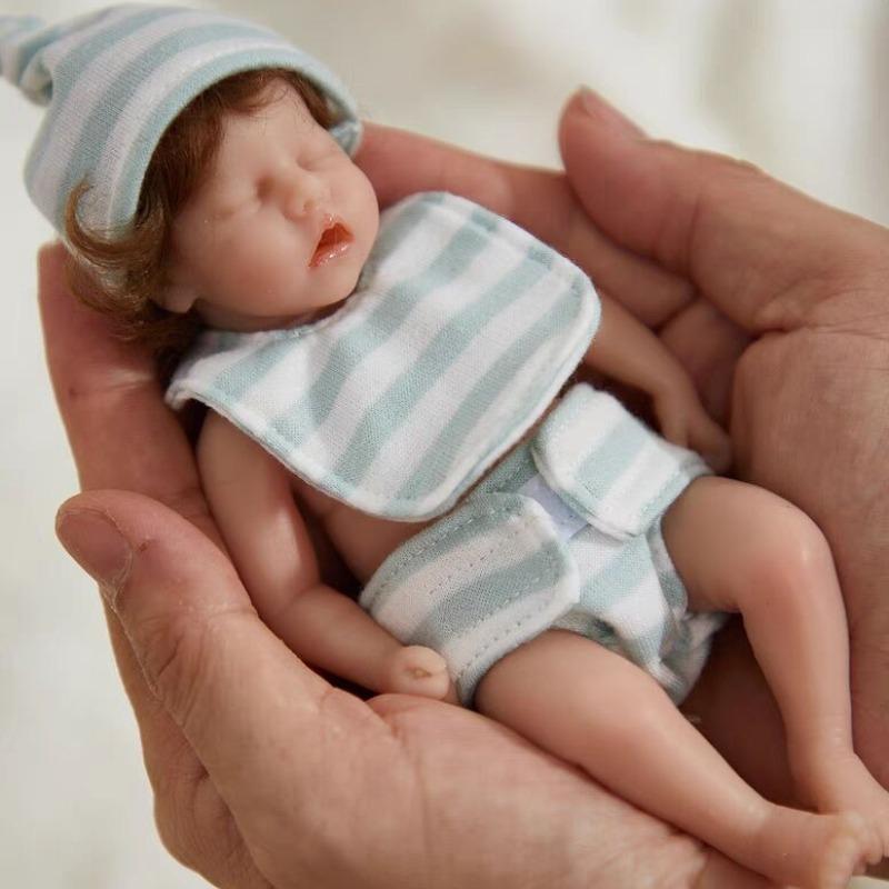 Realistic Silicone Reborn Doll, 6 Inch 15cm Soft & Cute Doll with Clothes, Girl Toy, Stress Relief Toy for Adults, Realistic Reborn Dolls for Kids, Fun Gifts for Boys and Girls