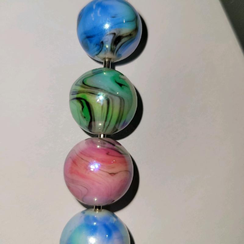 x15 size 16mm marbled style round beads. great for diy pens or any jewelry project. acrylic beads. mixed colors.