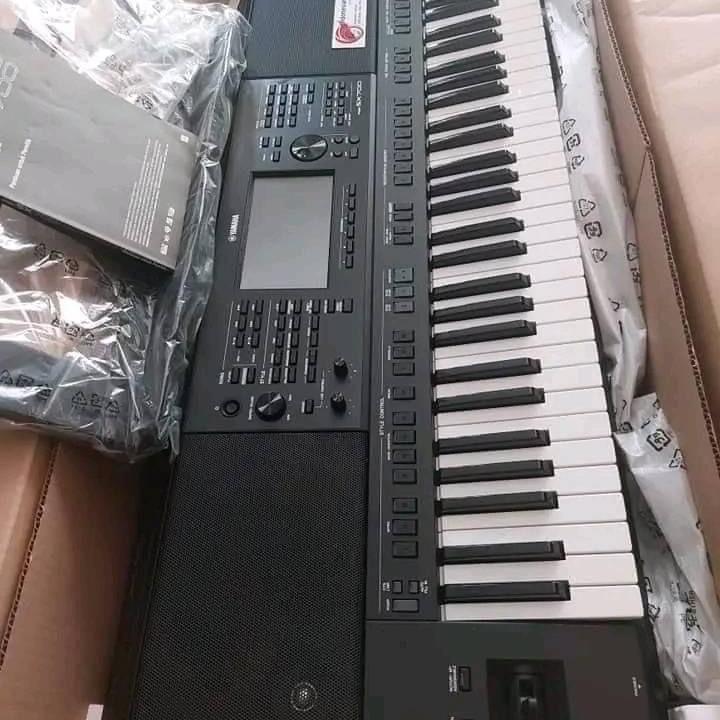 Yamaha PSR SX900 Keyboard - Portable and Expressive