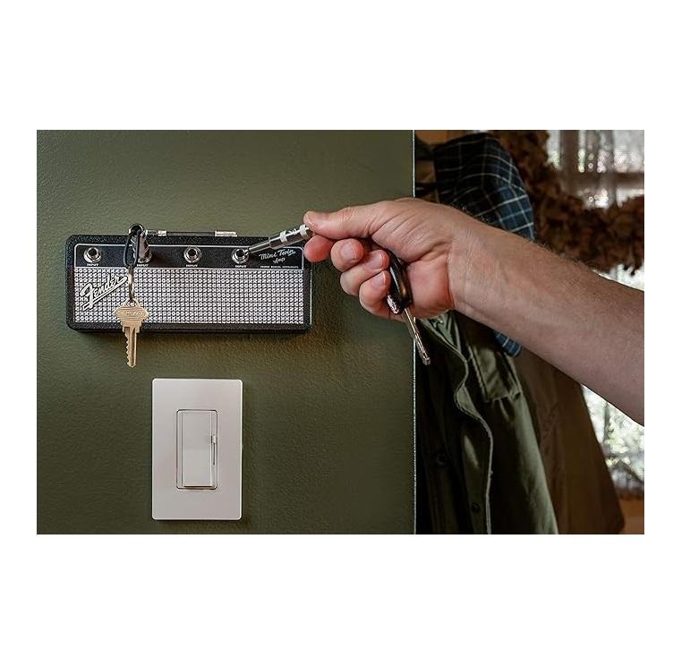 Guitar amp key holder, includes 1 wall mounting kit,4 guitar plug keychains ,quick and easy installation