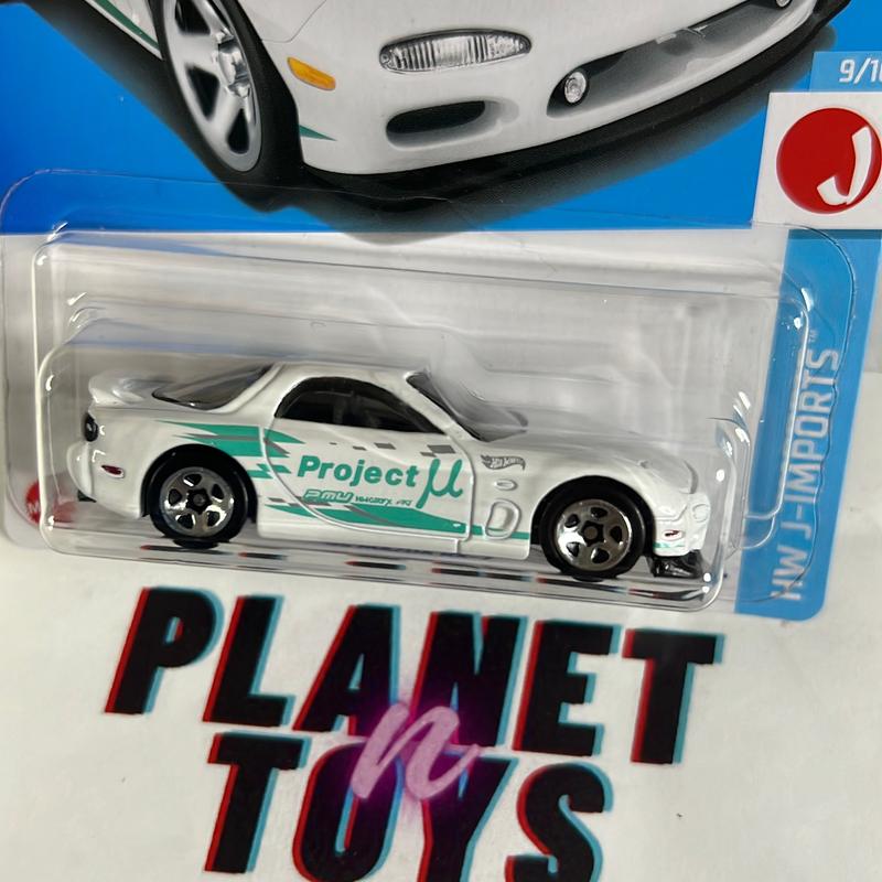 Hot wheels 95 mazda rx7 diecast car - scale 1:64