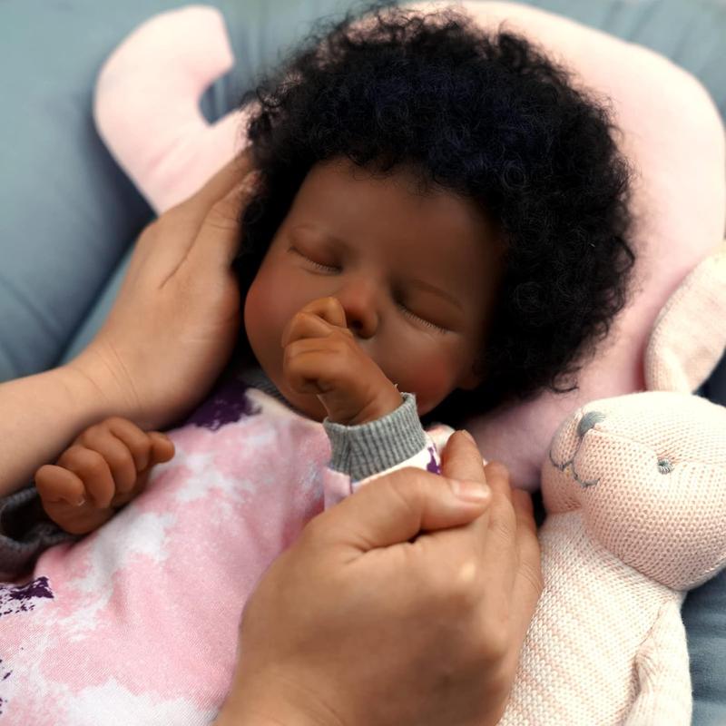 [IN STOCK] Lifelike Reborn Baby Dolls Black -17Inch Baby-Soft Body & Curls Realistic-Newborn Baby Dolls African American Real Life Baby Dolls Cloth Body with Feeding Kit & Gift Box for Kids Age 3+