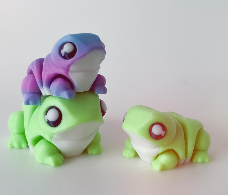 Flexi Frog with booty cheeks Figurines