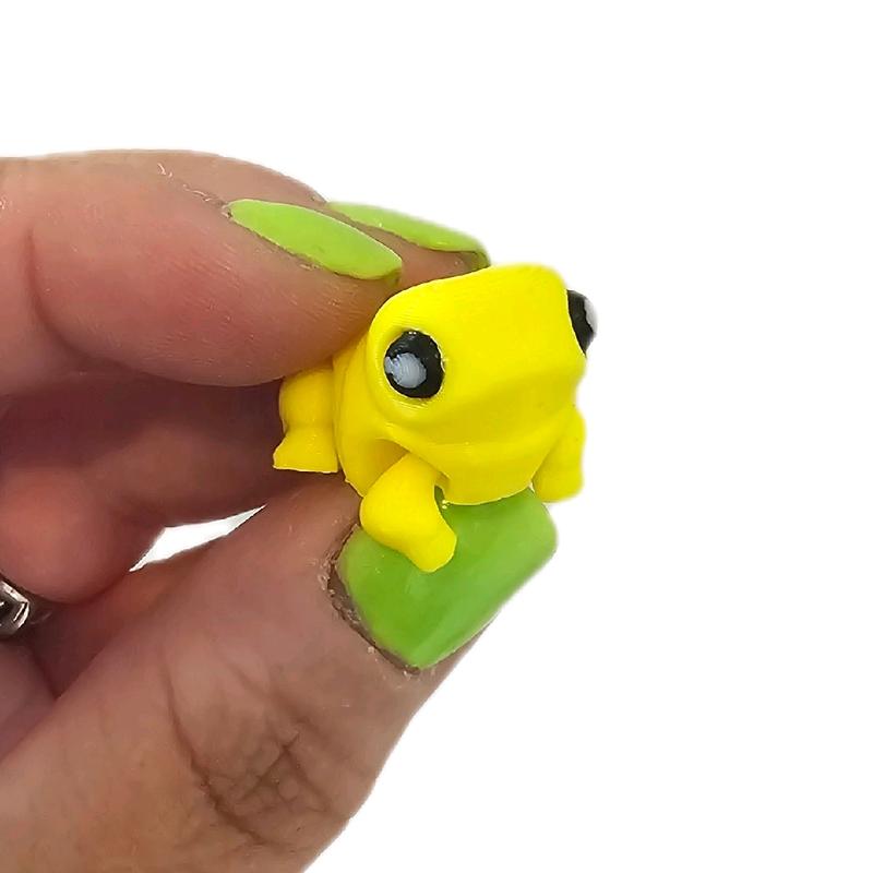 Flexi Frog with booty cheeks Figurines