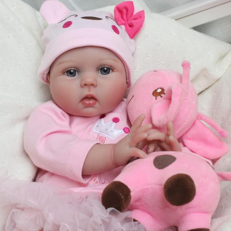 Wooroy Realistic Reborn Baby Doll - Real Looking Lifelike for Girls 22 Inch Handmade Weighted Newborn Silicone Doll with Giraffe Toy Gifts Kids Age 3+, Birthday Gift, Girl Gift, Kids Gift, Christmas Gift, Big Sister Gift