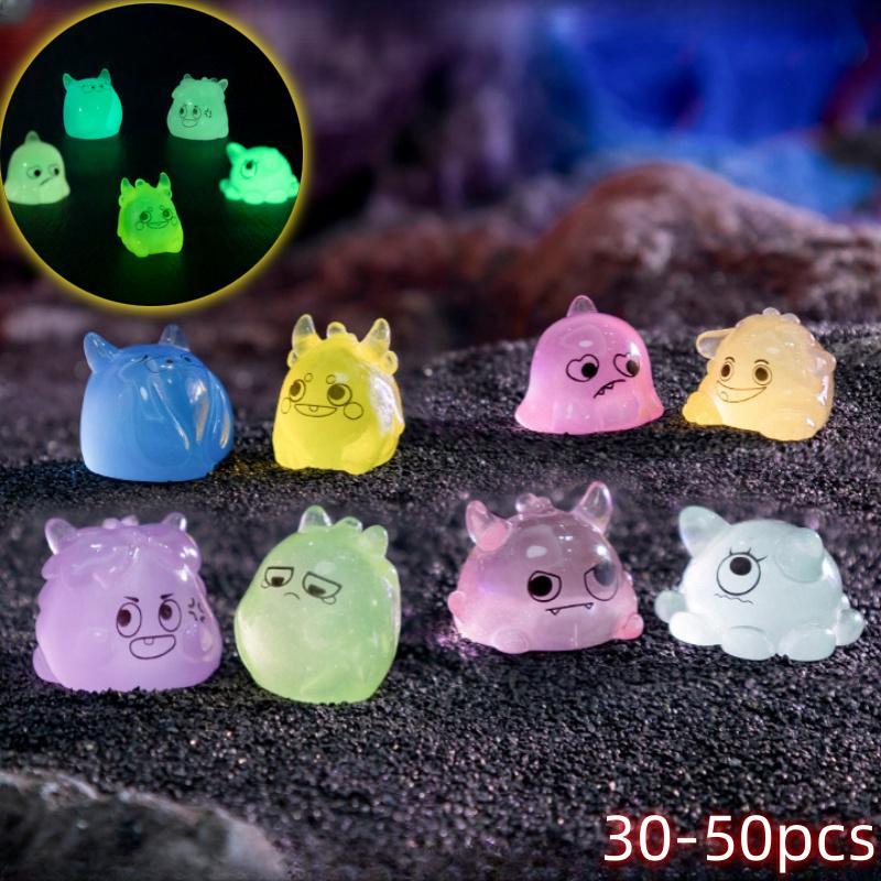 Random Color & Style Luminous Mini Monster Decoration, 30 50pcs Cute Glow in The Dark Mini Monster Ornament, DIY Decoration for Fish Tank & Home & Car