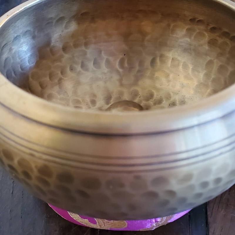 Hammered Lingam Tibetan Singing Bowl, Easy to play Singing Bowl made in Nepal, Long Resonating Singing Bowls