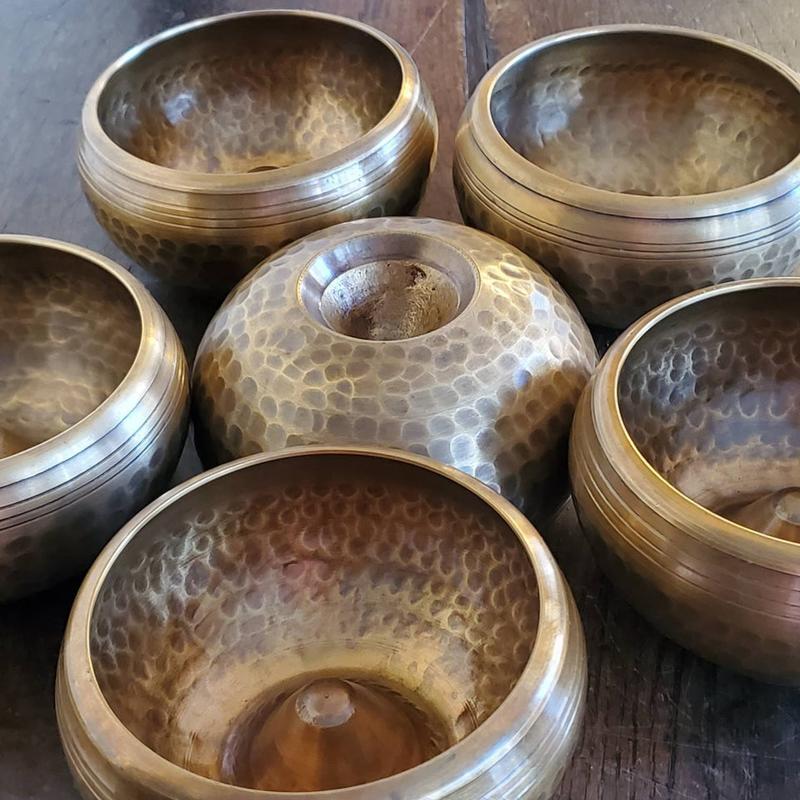 Hammered Lingam Tibetan Singing Bowl, Easy to play Singing Bowl made in Nepal, Long Resonating Singing Bowls