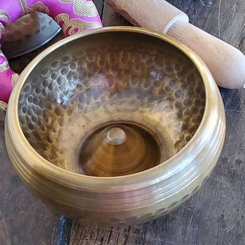 Hammered Lingam Tibetan Singing Bowl, Easy to play Singing Bowl made in Nepal, Long Resonating Singing Bowls