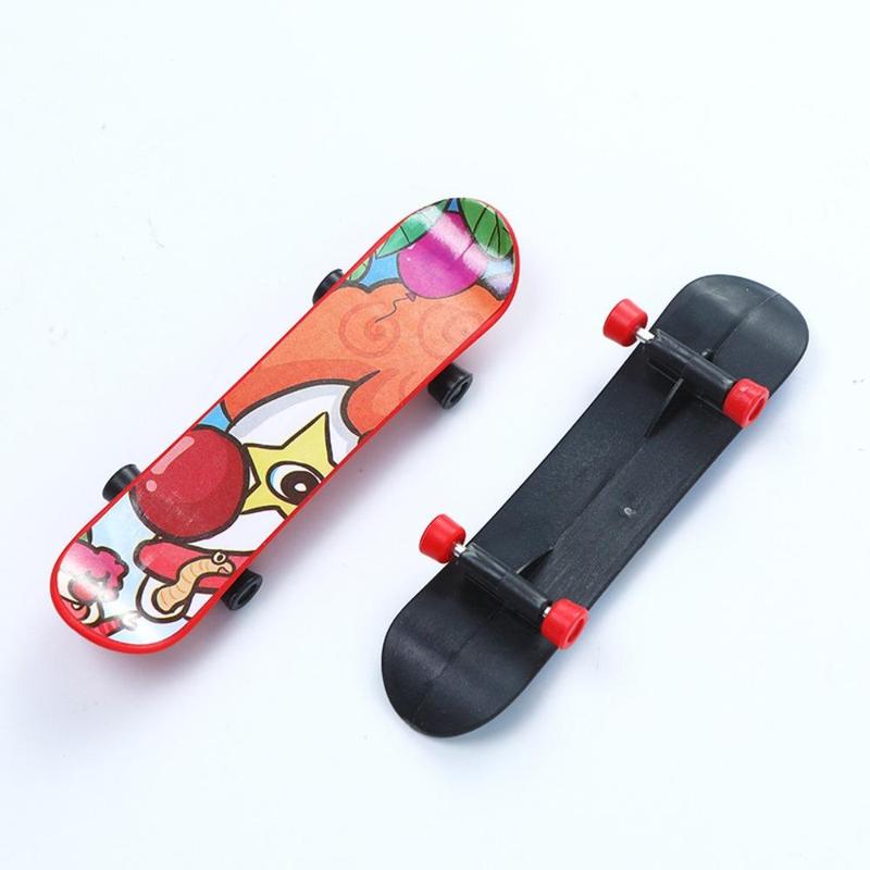 Finger Skate Toy, 10pcs set Mini Multicolor Funny Finger Skate Toy, Party Decorations for Home School Game Office