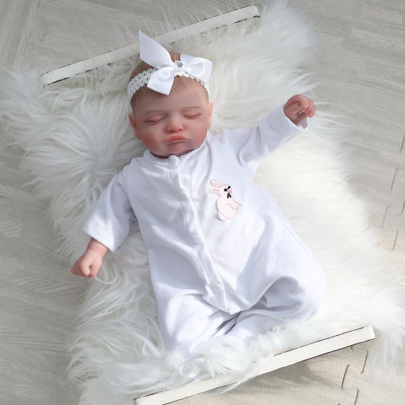 Wooroy Reborn Baby Doll - Christmas Gift, Birthday Gift, Girl Gift, Kids Gift, 18 inch Realistic Newborn Baby Girl with Lifelike Face and Limbs and a Cloth Body, Gifts for Kids Age 3 +